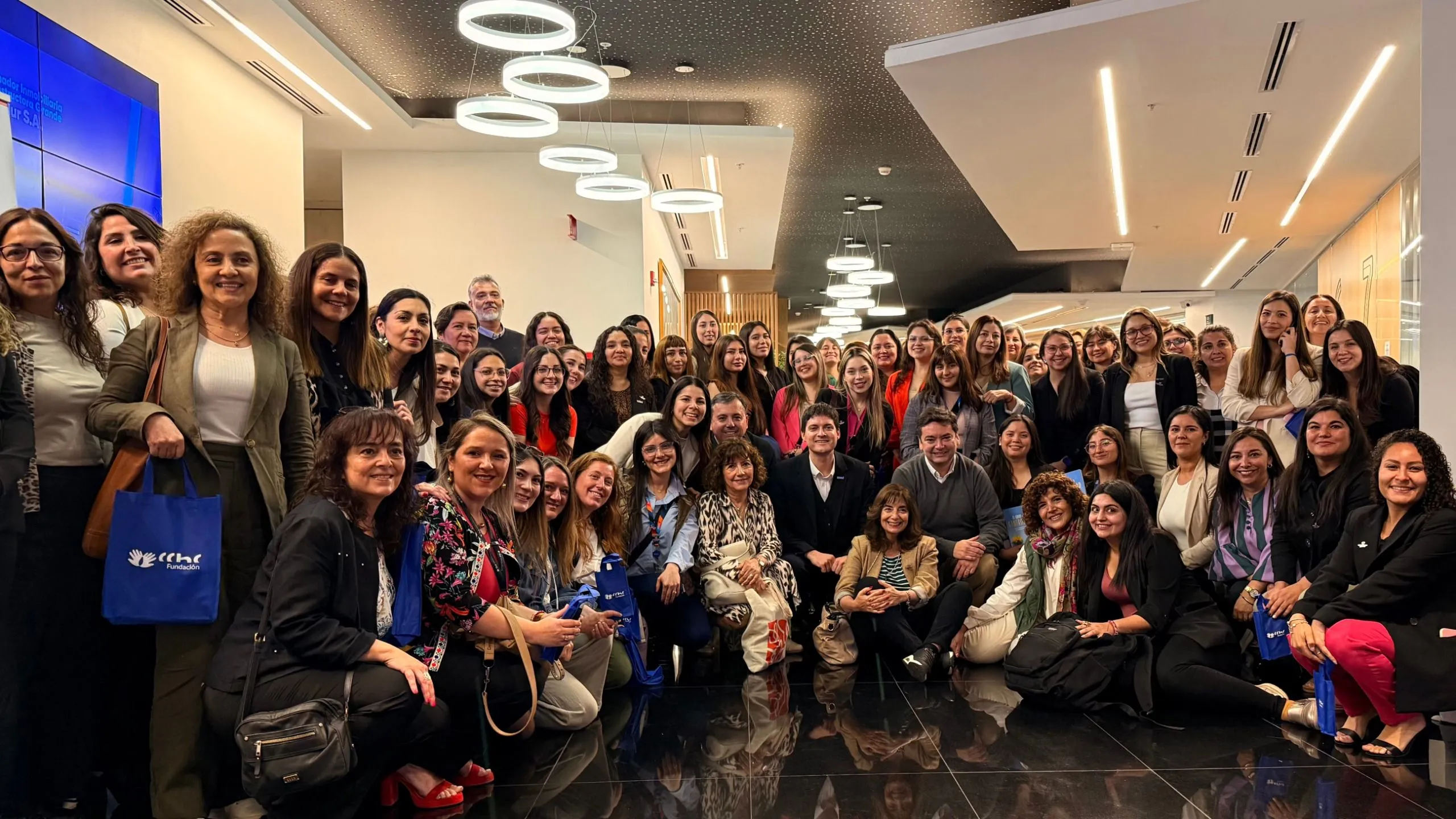 Fundación CChC conmemoró Día del/la Asistente Social destacando su rol clave en el bienestar laboral del sector