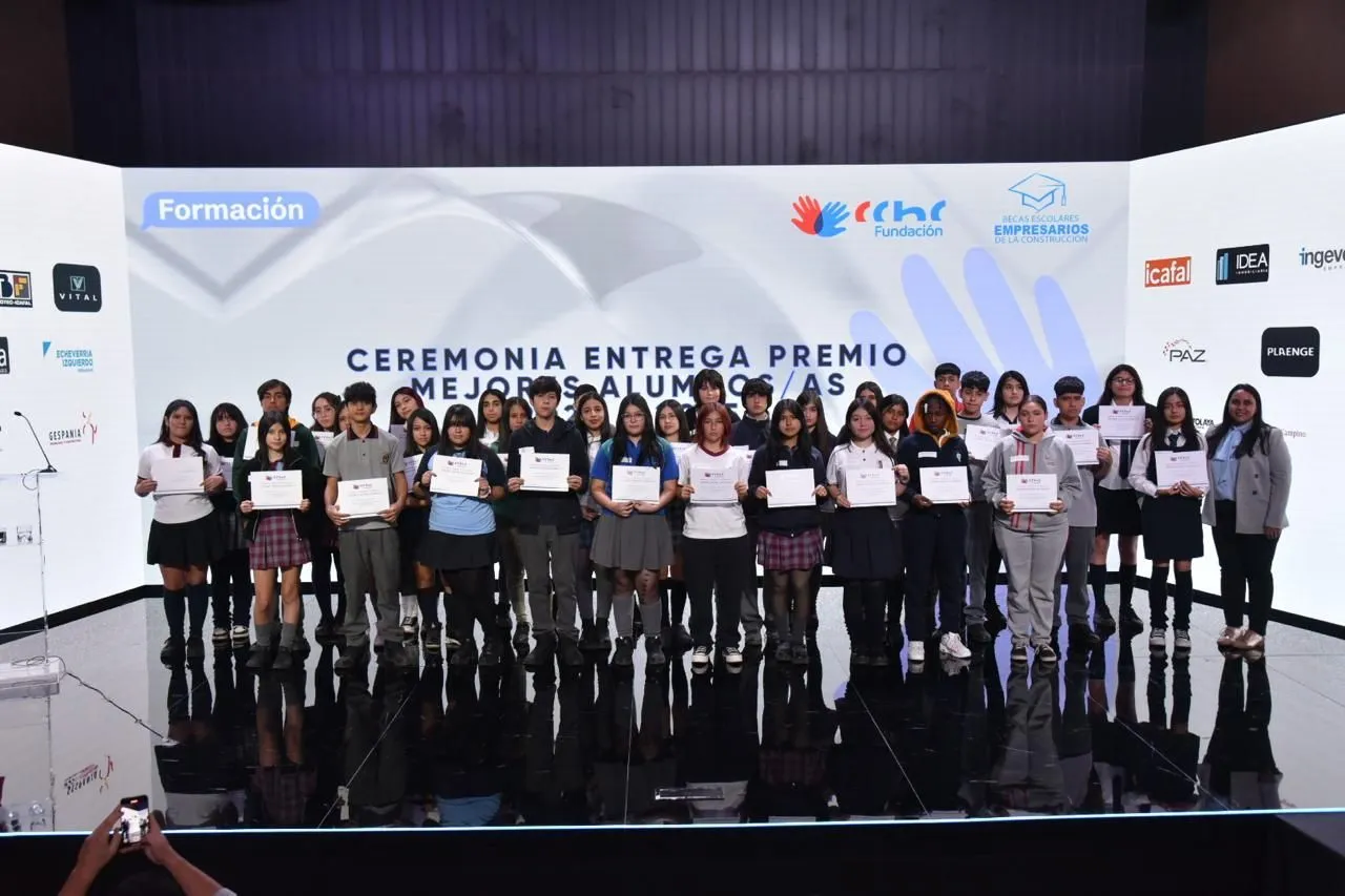 Más de 1.700 estudiantes serán reconocidos por su rendimiento escolar gracias a la Beca Empresarios de la Construcción