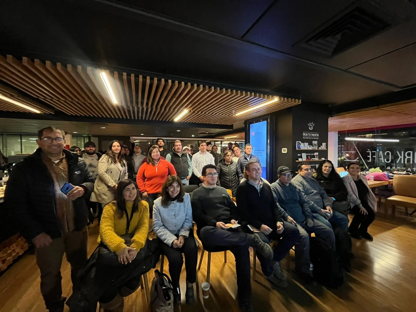 Cuidando mis lucas: alianza con Banco Santander entrega herramientas financieras a trabajadores y trabajadoras de la construcción